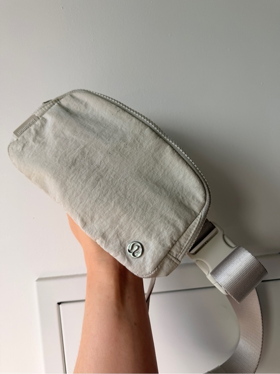 lululemon athletica Handbags - lululemon athletica Everywhere Belt Bag